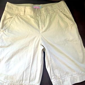 Lilly Pulitzer tan Bermuda shorts. Resort fit. Like New- EUC. Size 4.